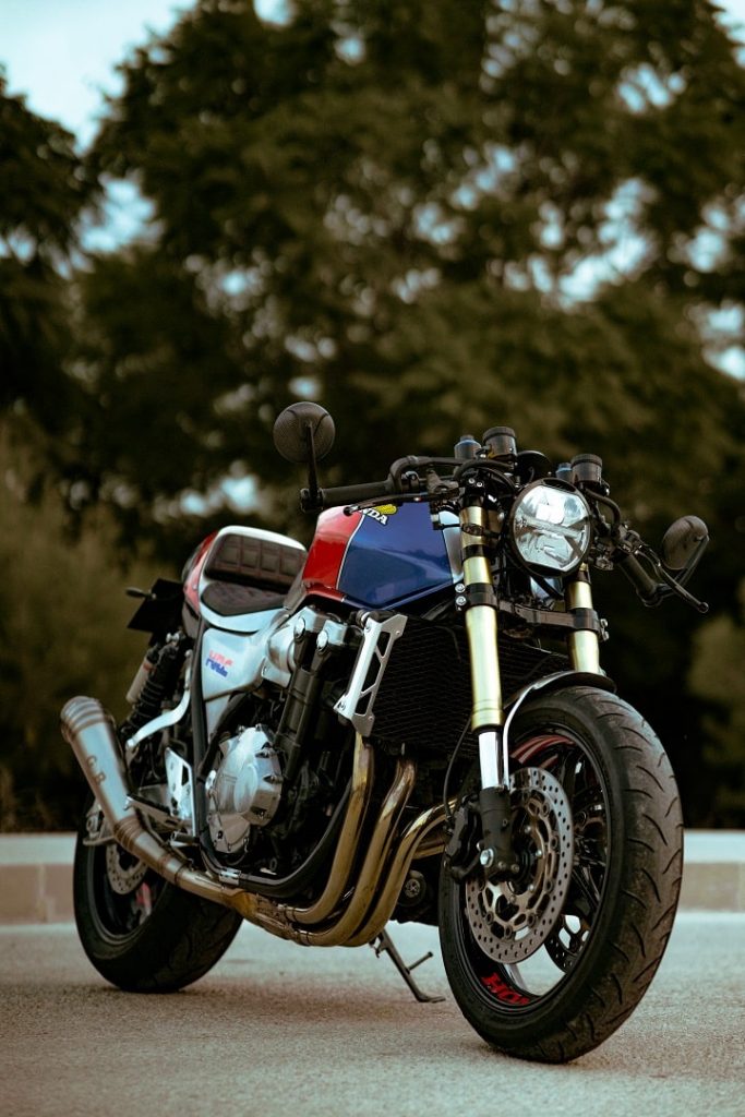 Honda CB1300 transformada a Cafe Racer