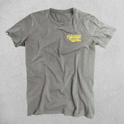 Camiseta Cafe Racer Pasión Gris Logo Bordado Amarillo